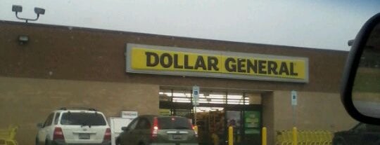 Dollar General is one of Locais curtidos por Jeremy.