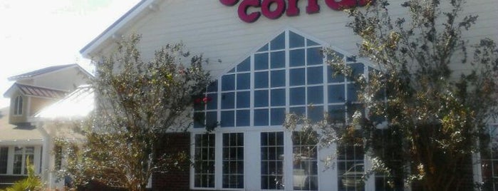 Golden Corral is one of Tempat yang Disukai Lizzie.