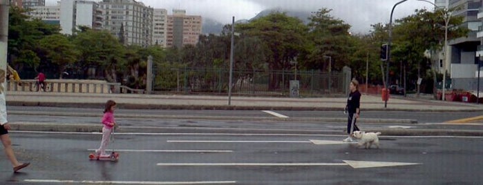 Jardim de Alah is one of Trânsito.
