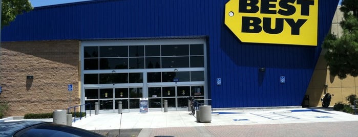 Best Buy is one of Esteban’s Liked Places.