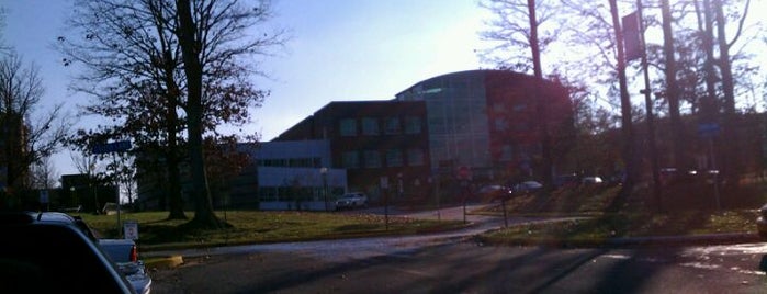 Community College of Baltimore County - Essex is one of Rob : понравившиеся места.