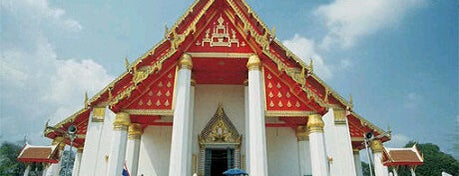 Wat Mongkol Bophit is one of ไหว้พระ.