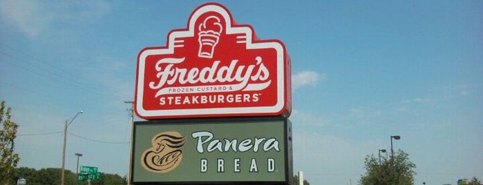 Freddy's Frozen Custard is one of Meghanさんのお気に入りスポット.