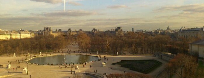 Place de la Concorde is one of Revolutionnary places.