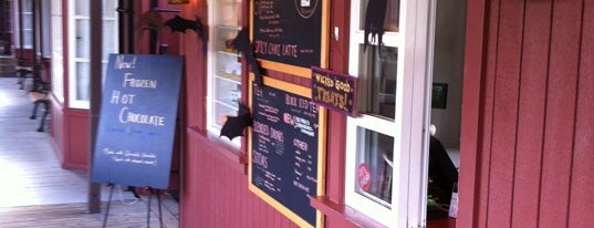 Yountville Coffee Caboose is one of Mecaelaさんのお気に入りスポット.