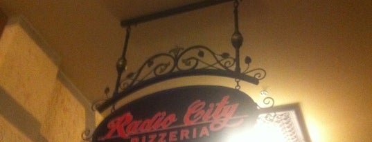 Radio City Pizza is one of Flippin's Hot Spots - Pizza in Vegas.