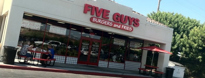 Five Guys is one of Lugares favoritos de Jordan.