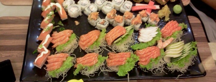 Kenji Sushi is one of locais favoritos.