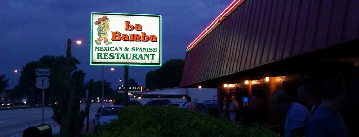 La Bamba Mexican and Spanish Restaurant is one of สถานที่ที่ Jon ถูกใจ.