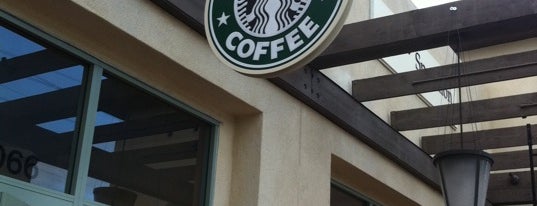 Starbucks is one of Andrew 님이 좋아한 장소.