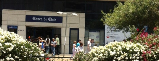 Banco de Chile is one of Tempat yang Disukai Edgar.