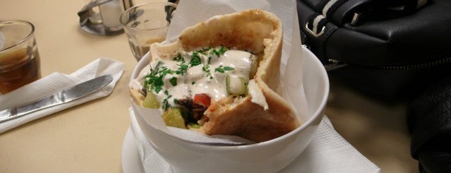 Hummus Bar is one of Egy nap a városban: A legjobb gyros nyomában.