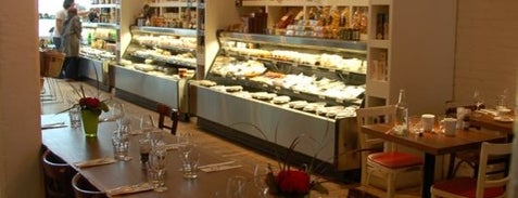 Le Cartet Resto Boutique is one of Café du Jour avec Mon Portable.