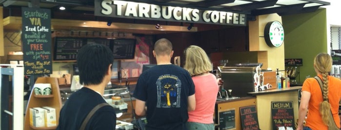 Starbucks is one of Posti che sono piaciuti a Estepha.