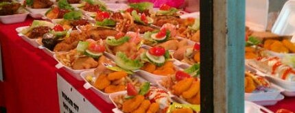 Pasar Malam Bandar Tasik Puteri is one of 'theFLAME@Kundang's 'Halal Food' Spot.