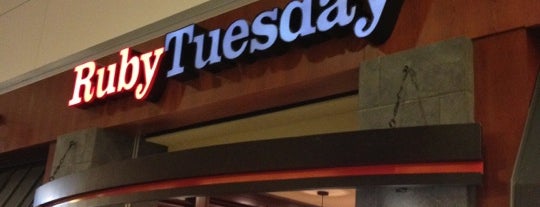 Ruby Tuesday is one of Joshさんのお気に入りスポット.
