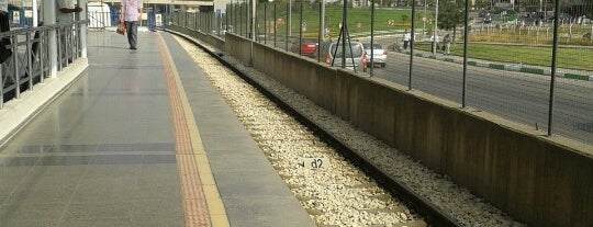 Fatih Sultan Mehmet Metro İstasyonu is one of M2 Üniversite - Kestel Metro Hattı.