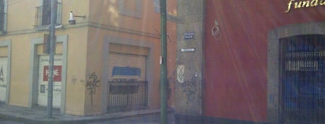 callejon del sapo is one of Locais salvos de Luis.