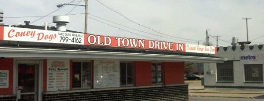 Old Town Drive-In is one of Kelly 님이 저장한 장소.
