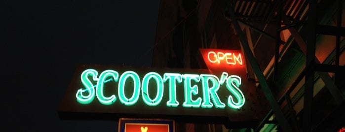 Scooter McQuade's Restaurant & Bar is one of Locais salvos de Shannon.
