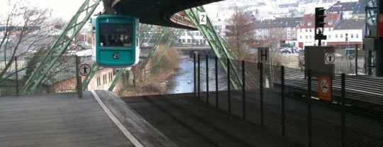 H Loher Brücke (Schwebebahn) is one of Hakan 님이 저장한 장소.
