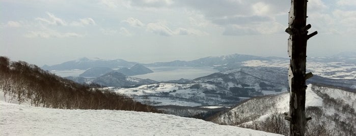 貫気別山（Mt.イゾラ） 山頂 is one of สถานที่ที่ Richard ถูกใจ.