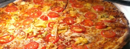 Alberto's Pizza is one of District of  Pizza.