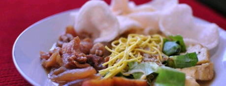 Rujak Cingur is one of Kuliner Khas Surabaya.