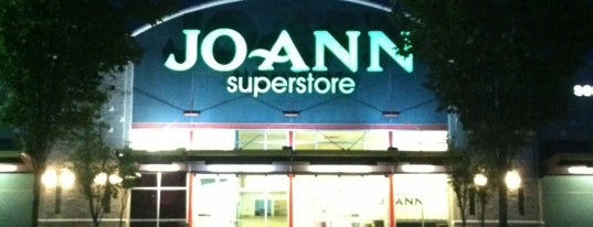JOANN Fabrics and Crafts is one of Locais curtidos por Leigh.