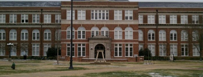 McCain Hall is one of Lugares favoritos de Stephen.