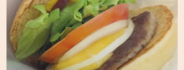 フレッシュネスバーガー is one of FRESHNESS BURGER.