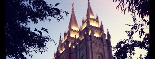 Salt Lake Temple is one of Lugares favoritos de Nick.