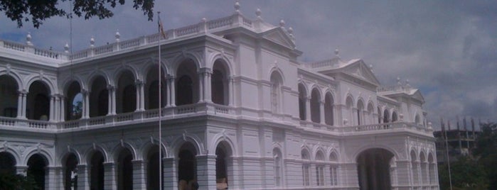 Colombo National Museum is one of Sri Lanka <3.