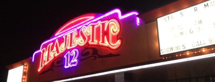 Majestic 12 Theaters is one of Savannah'ın Beğendiği Mekanlar.