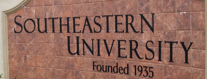 Southeastern University is one of สถานที่ที่ SchoolandUniversity.com ถูกใจ.