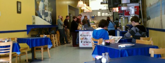 Tino's Greek Cafe is one of สถานที่ที่ Aaron ถูกใจ.