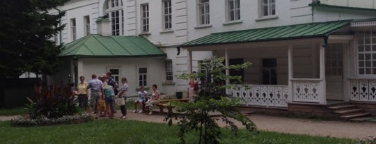 Дом-музей Л. Н. Толстого is one of Locais curtidos por Dmytro.