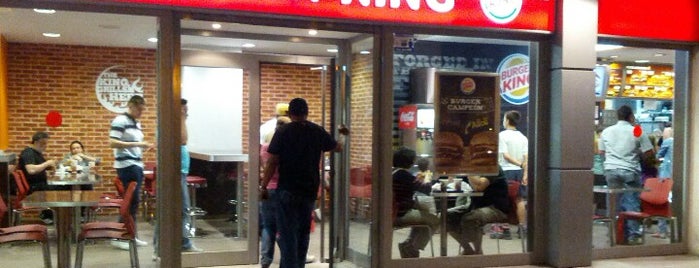 Burger King is one of Locais curtidos por Angel.
