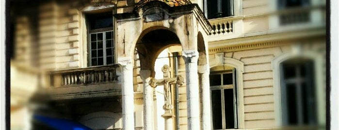 Place de la Croix de Marbre is one of Y'ın Beğendiği Mekanlar.
