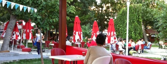 Park Cafe is one of Lugares favoritos de dnz_.