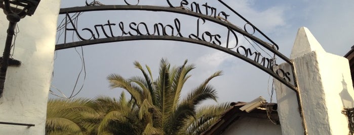 Centro Artesanal Los Dominicos is one of entretencion.