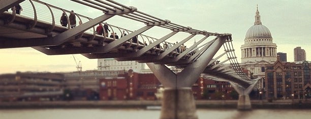Millennium Köprüsü is one of mylifeisgorgeous in London.