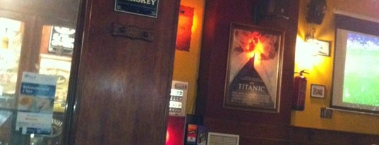 Cafe Titanic is one of Tomar algo.