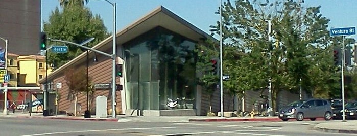 Los Angeles Public Library - Encino-Tarzana is one of Car : понравившиеся места.