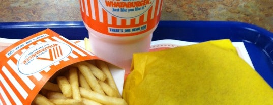 Whataburger is one of Seanさんのお気に入りスポット.