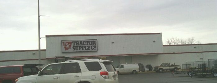 Tractor Supply Co. is one of Tempat yang Disukai Tracey.