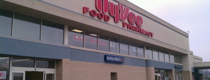 Hy-Vee is one of Donovan’s Liked Places.