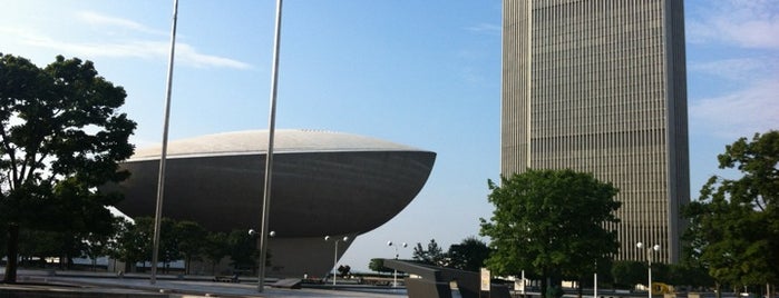 Empire State Plaza is one of Lugares favoritos de Meghan.