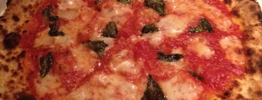 ピッツェリア アルフォルノ is one of Naples Pizza in Shibuya (渋谷のナポリピッツア).