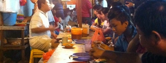 Longkang (Famous La La & Si Ham) is one of Must Eat in Malacca.